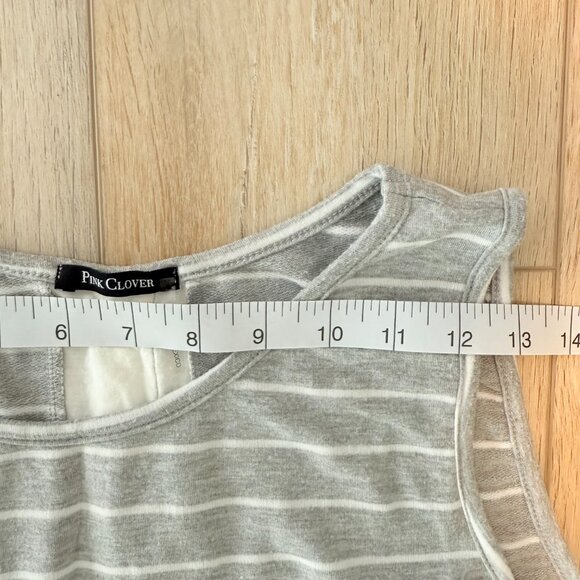 π€ Pink Clover Gray & White Striped Tank β Button Back Detail (Size M) - Picture 7 of 9